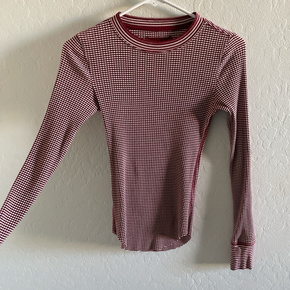 Aerie Red and White Patterned Long Sleeve Tee